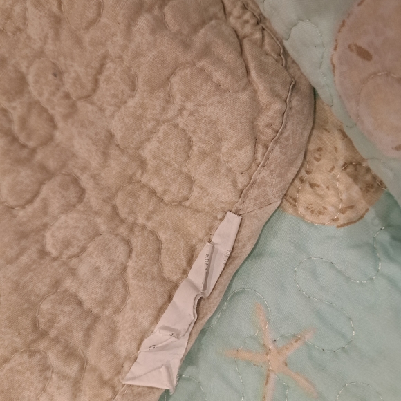 Quilt - Picture 7 of 8